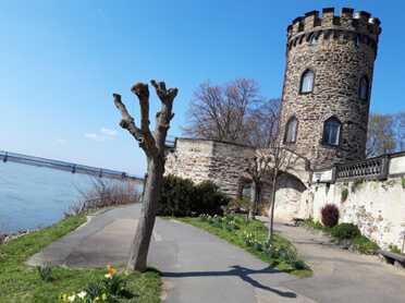 Grauer_Turm.jpeg