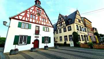 Rathaus_und_Schloßschenke.jpeg